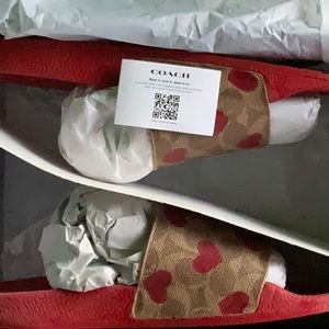 COACH WOMENS RED LIMITED EDITION NEW ;never worn heart slides size 9